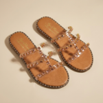 mules plates transparentes à brides ornées de strass – Image 4
